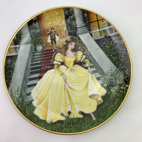 Vintage Genuine Kaiser Collector's Plates Classic Fairy Tales by Gerda Neubacher - Picture 4 of 7